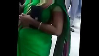 handjob sucking aunty saree