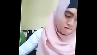 hijab lick him ass