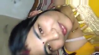 indian girl peeing and change the stayfree pad after periods videos