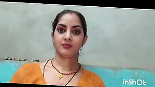 indian girl peeing and change the stayfree pad after periods videos